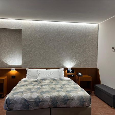 Villa Nasti Hotel Ristorante Canzo エクステリア 写真