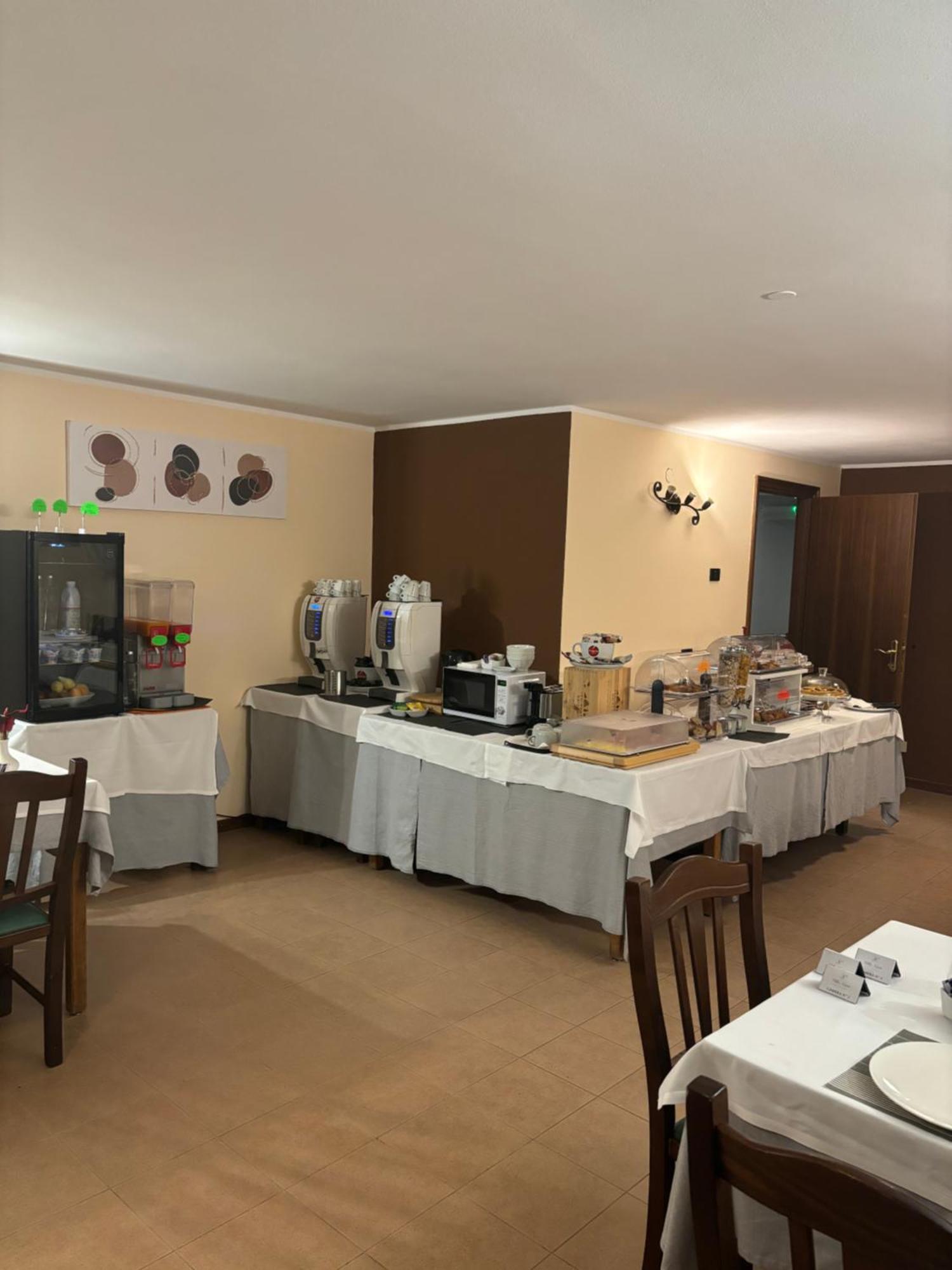 Villa Nasti Hotel Ristorante Canzo エクステリア 写真